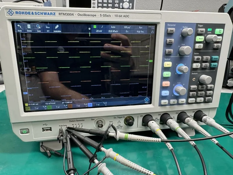 Осциллограф ROHDE & SCHWARZ RTM3004 Oscilloscope 5 GSa/s 10-Bit ADC 200MHz Optio