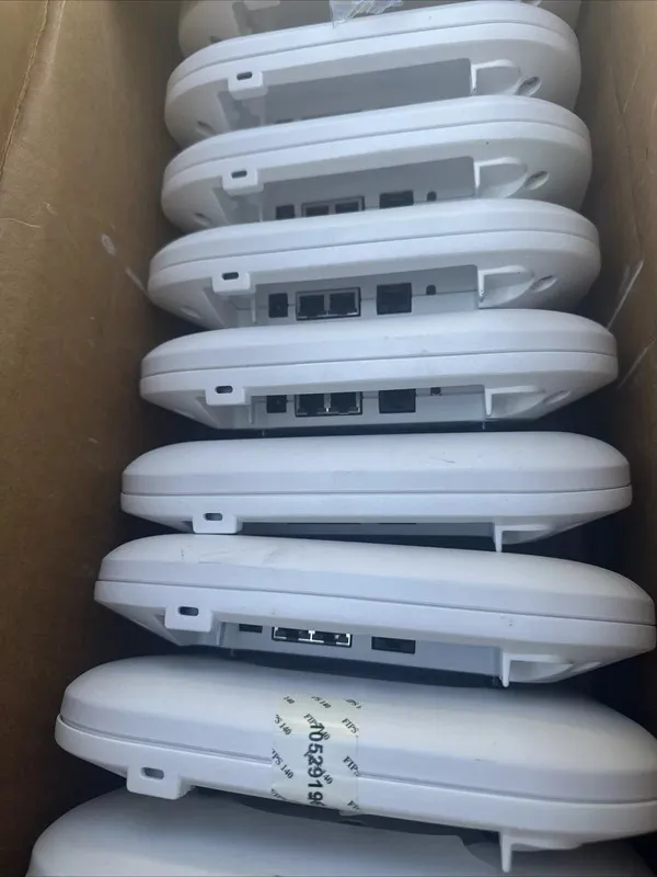 Точка доступа Wi-Fi Cisco Aironet AIR-CAP2700 Wireless Access Point — фото лота 1