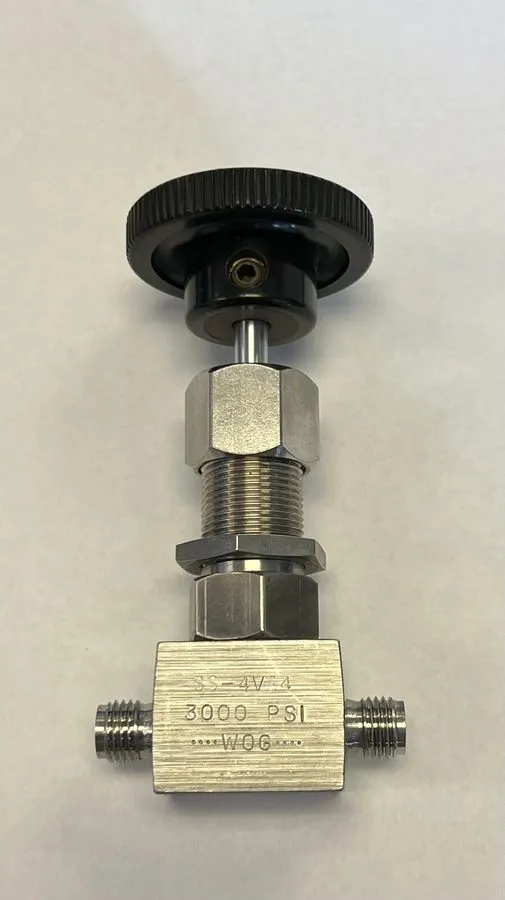 Клапан Whitey Swagelok Stainless Steel Bonnet Valve 1/4 in SS-4VS4