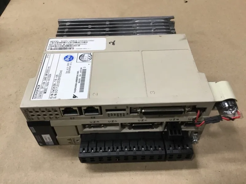 Сервопривод YASKAWA SGDV-180AE1A002000 SGDV-OCC02A SERVO PACK