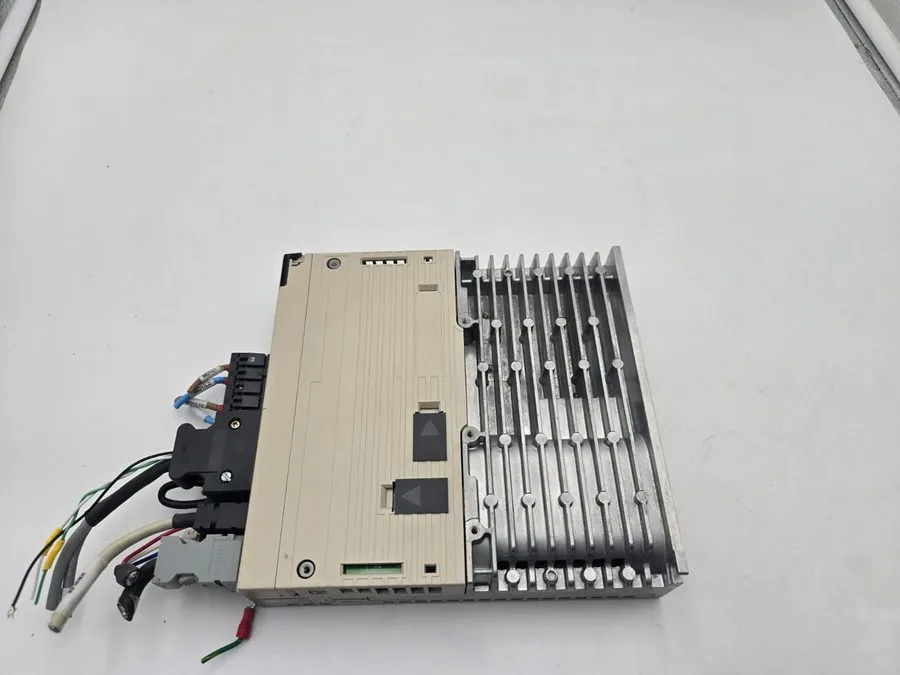 Сервопривод Yaskawa SGDV-2R8A11B Servopack 200V