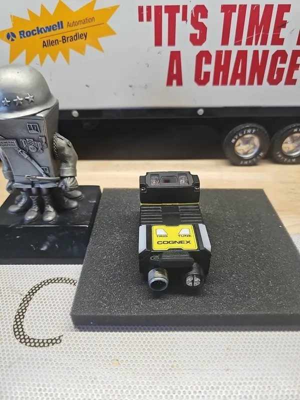 Камера машинного зрения COGNEX IS2801M-EC Deep Learning AI Vision Edge Camera IS — фото лота 1