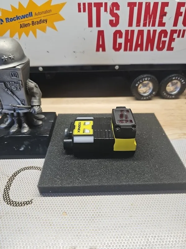 Камера машинного зрения COGNEX IS2801M-EC Deep Learning AI Vision Edge Camera IS — фото лота 2