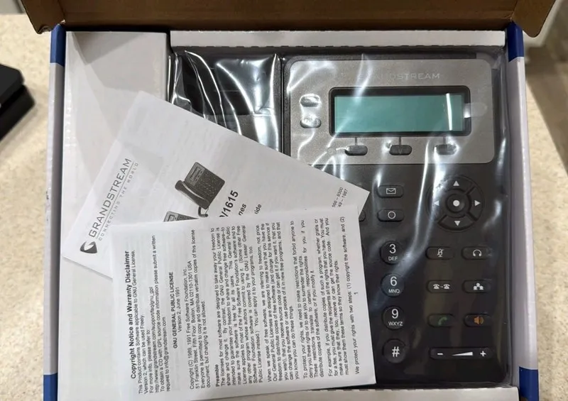 IP-телефон Grandstream GXP1610/1615 IP Phone Corded Wall Mountable Black — фото лота 2