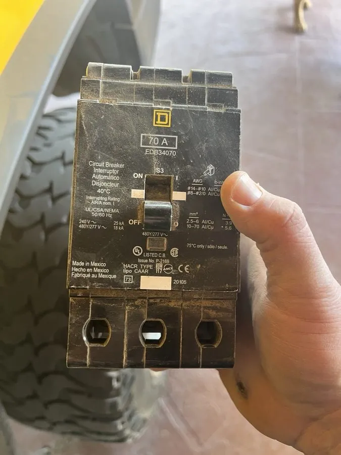 Автоматический выключатель EDB34070 Square D 70 Amp 480V 3 Pole Bolt On Circuit 