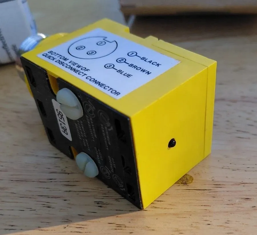 Фотоэлектрический датчик BANNER SM2A912LVQD PHOTOELECTRIC SENSOR 24-250VAC 26577 — фото лота 2