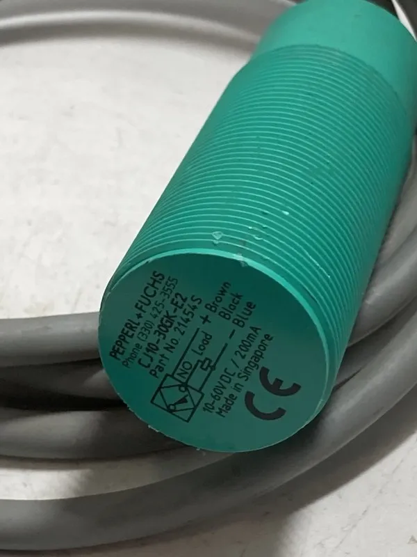 Датчик приближения PEPPERL+FUCHS CJ10-30GK-E2 021454 PROXIMITY SENSOR NSMP