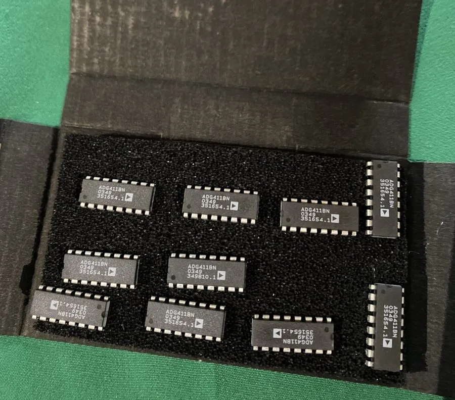 Коммутатор pcs AD ADG411BN 16 PIN DIP SWITCH QUAD SPST IC ANALOG DEVICES