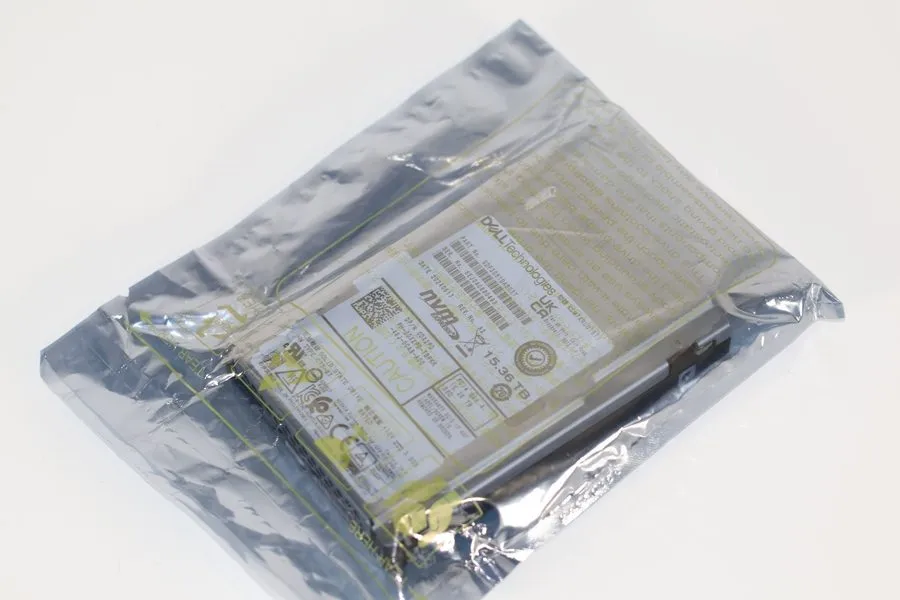 SSD-накопитель Dell/Kioxia CM7-R 15.36TB KCM7XRUG15T3 PCIe 4.0x4 8GB/s U.2 NVMe