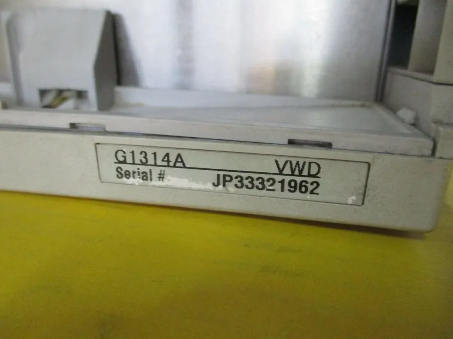 Хроматограф HP/Agilent 1100 HPLC System Pump Autosampler G1314A VWD Detector #18