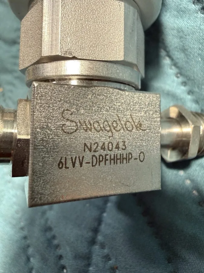Клапан Swagelok 6LVV-DPFHHHP-O N24043 Air Operated Actuated Bellows Valve UHP — фото лота 1