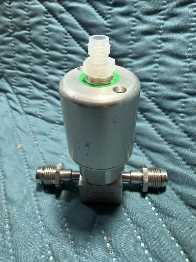 Клапан Swagelok 6LVV-DPFHHHP-O N24043 Air Operated Actuated Bellows Valve UHP — фото лота 2