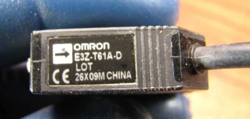 Фотоэлектрический датчик Omron E3Z-T61A-D Photoelectric Sensor 12-24 Vdc