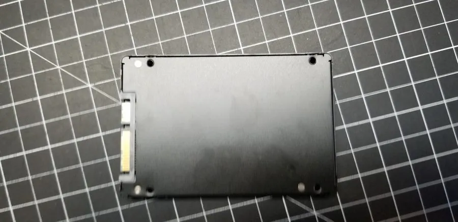 SSD-накопитель Micron 1100 MTFDDAK1T0TBN 1TB Internal SSD 2.5" SATA III 6Gbps TH
