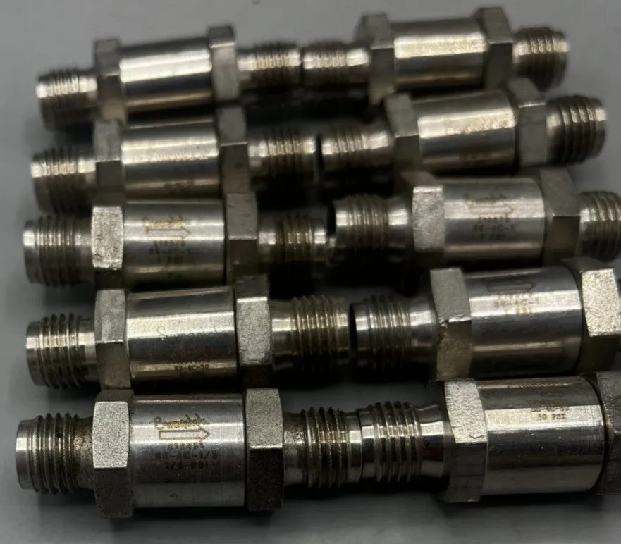 Клапан SWAGELOK SS-4C-1/3, Poppet Check Valve 1/4" 1/3 PSIG