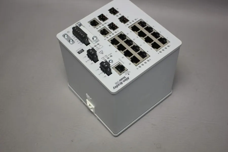 Коммутатор Allen-Bradley 1783-BMS20CGP Stratix 5700 Ethernet Switch, 18-Port w/2