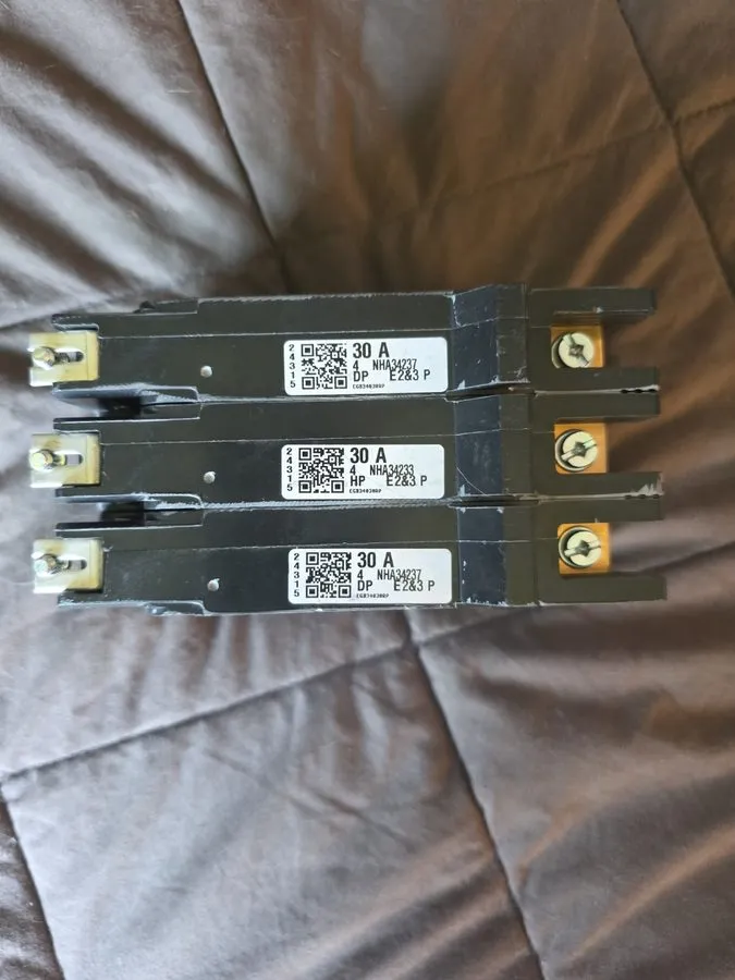 Автоматический выключатель Square D EGB34030 30 amp 35kA@480v Bolt on EGB Circui