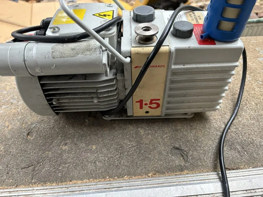 Насос Edwards 1.5 Agilent G1099-80023 Rotary Vane Vacuum Pump A371-24-902