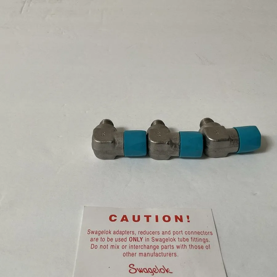 Фитинг Swagelok SS-400-2-6 Elbow 1/4" Tube X 3/8" NPT Fitting — фото лота 1