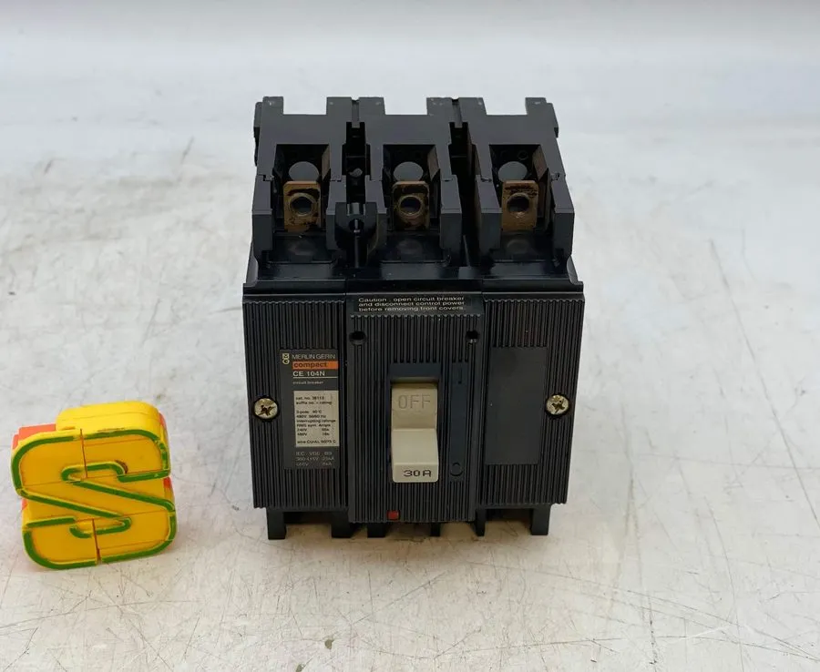 Автоматический выключатель Merlin Gerin 38113 CE104N Compact Circuit Breaker, 10