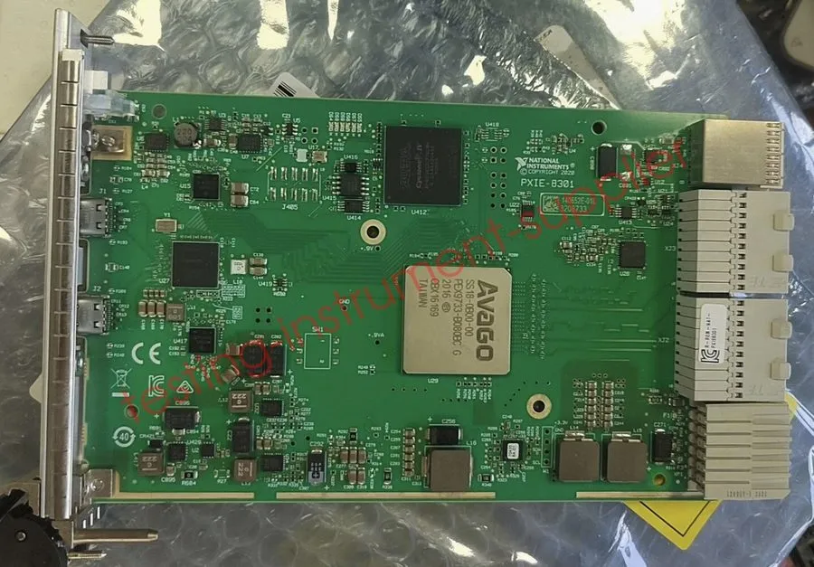 Модуль National Instruments NI PXIe-8301 Remote Controller Interface Module