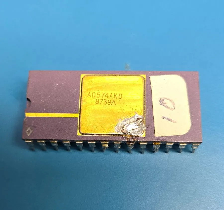 Микросхема ANALOG DEVICES AD574AKD A/D CONVERTER IC