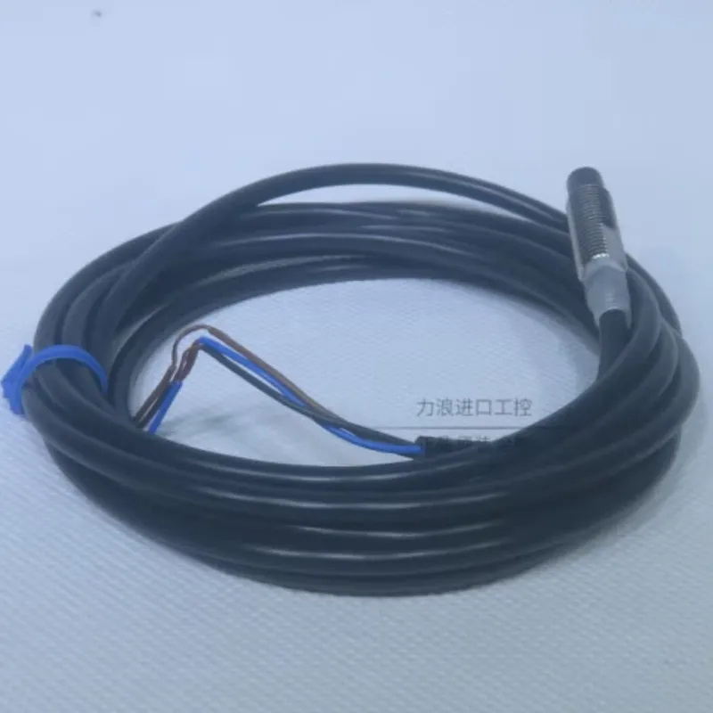Датчик приближения Omron E2E-X2MC18 Proximity Sensor