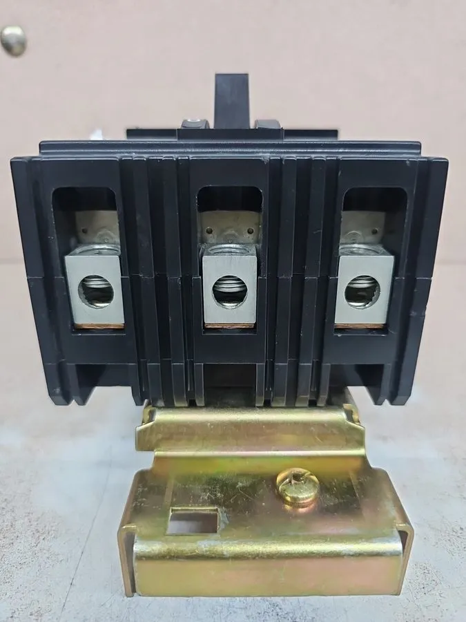 Автоматический выключатель Square D 60 Amp I-Line Circuit Breaker 3-Pole 480V AC