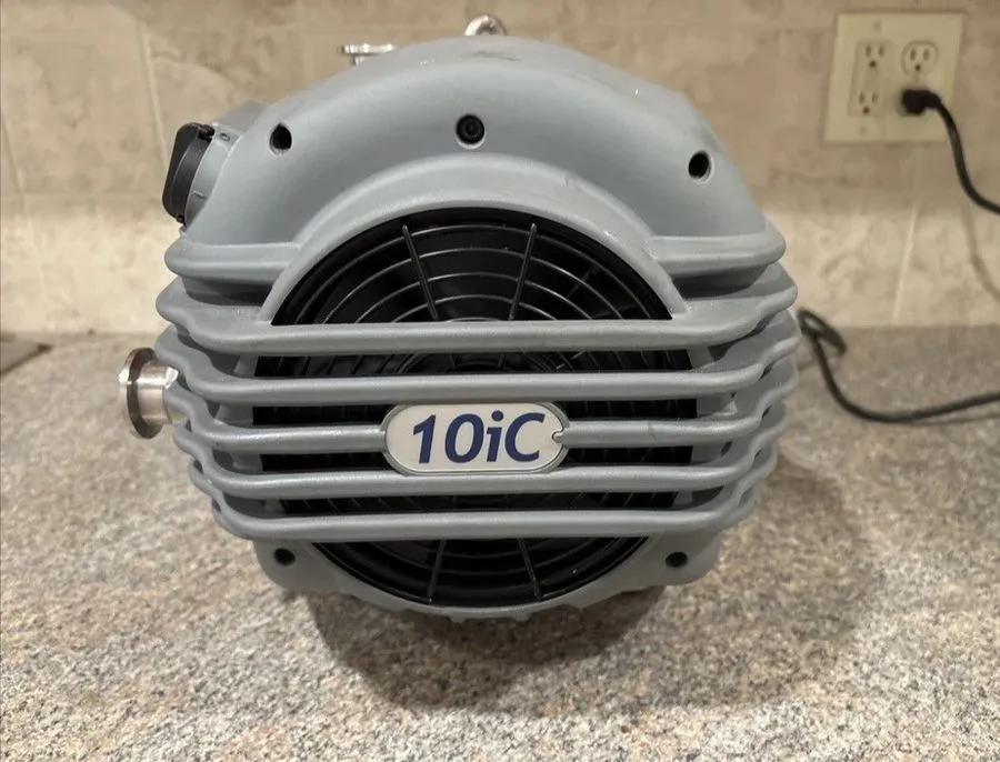 Насос Edwards NXDS10iC oil free Pump needs tip seal service runs well very clean