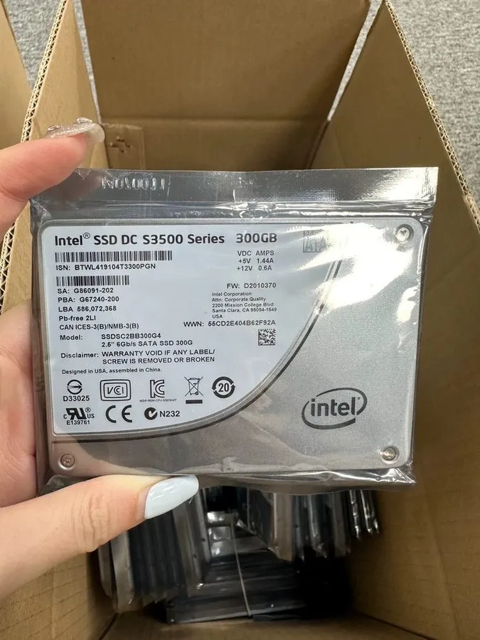 SSD-накопитель Intel DC S3500 Series 300GB SATA SSDSC2BB300G4 6Gb/s 2.5" SSD