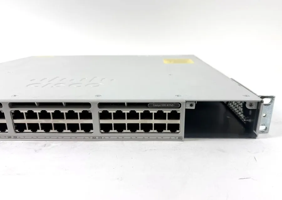 Коммутатор Cisco C9300-48P-A Cisco Catalyst 9300 48-port PoE+ 437W — фото лота 2