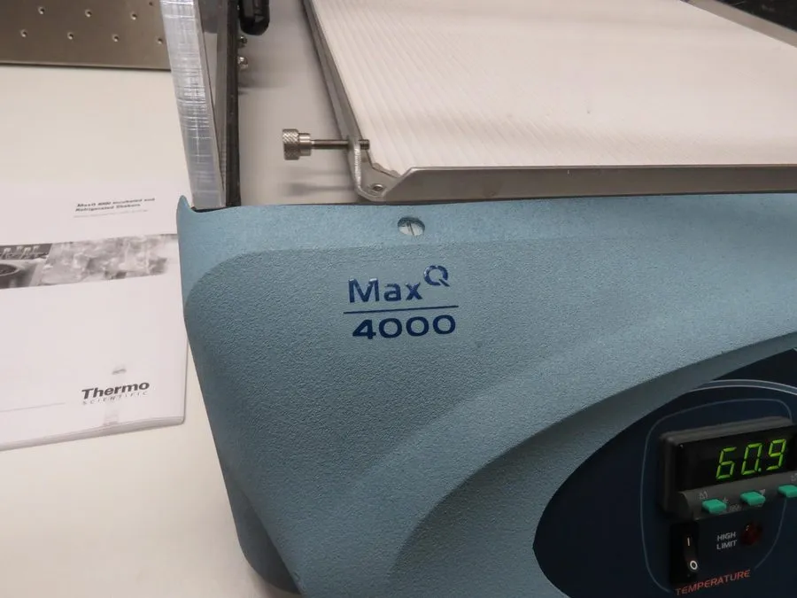 Шейкер Barnstead Thermo MaxQ 4000 SHKA4000 Incubated Laboratory Benchtop Shaker  — фото лота 1