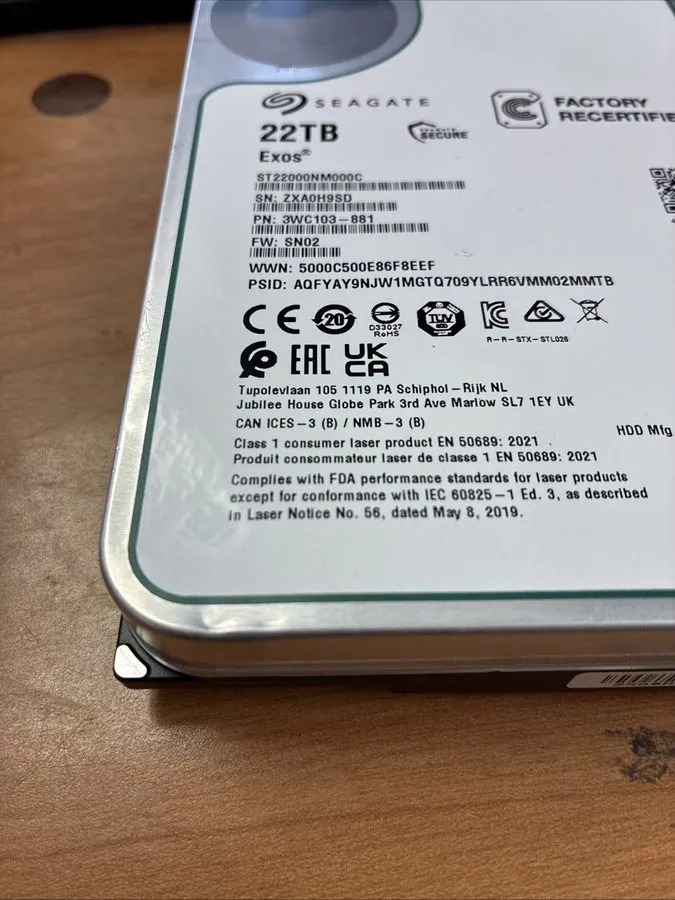 Жёсткий диск Seagate ST22000NM000C Exos 22TB 512MB Internal CMR 7.2K 6Gb 3.5" SA — фото лота 1