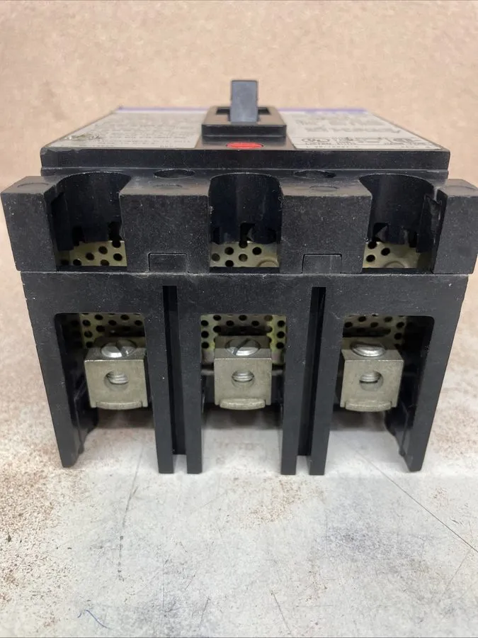 Автоматический выключатель Eaton Cutler Hammer FS340020A 20 Amp 3 Pole 480V FS C