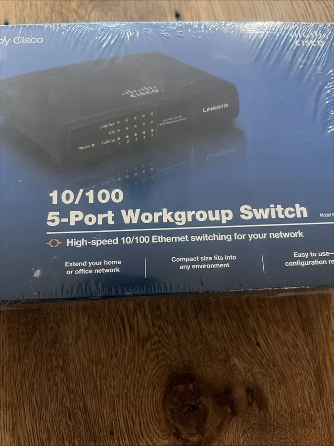 Коммутатор Cisco Linksys 10/100 5-Port Workgroup Switch Model: EZXS55W