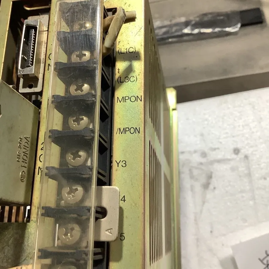 Сервопривод Yaskawa CACR-IR15SFB P00 B11 Servopack Servo Drive Removed From Mach