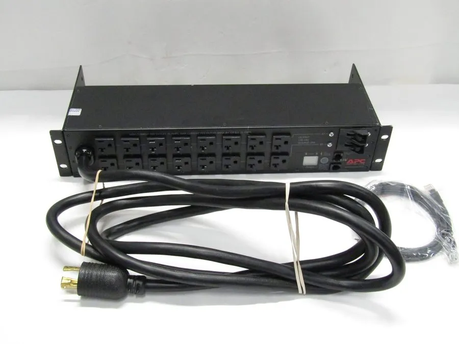Блок розеток PDU APC Model AP7902 2U Rack PDU, Switched, 30A, 120V, with 16x 5-2