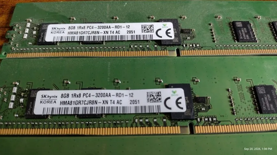 Модуль памяти SK hynix 8GB 1RX8 PC4-3200AA RD1 RDIMM SERVER RAM (HMA81GR7CJR8N X — фото лота 1