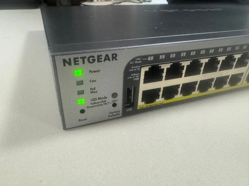 Коммутатор NETGEAR GS752TPP 48-Port Gigabit PoE+ Smart Managed Switch 760W 4 SFP