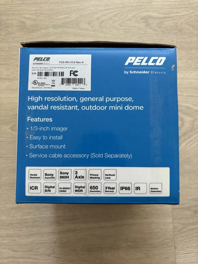 Камера Pelco FD5-IRV10-6 650 TVL Day/Night IR Outdoor Dome Camera, 2.8-10.5mm Le