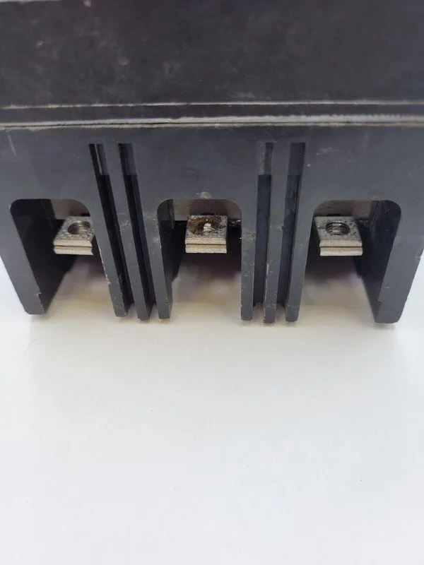 Автоматический выключатель GE TED134015WL 15A 3-Pole 480V AC E-Frame Circuit Bre — фото лота 4
