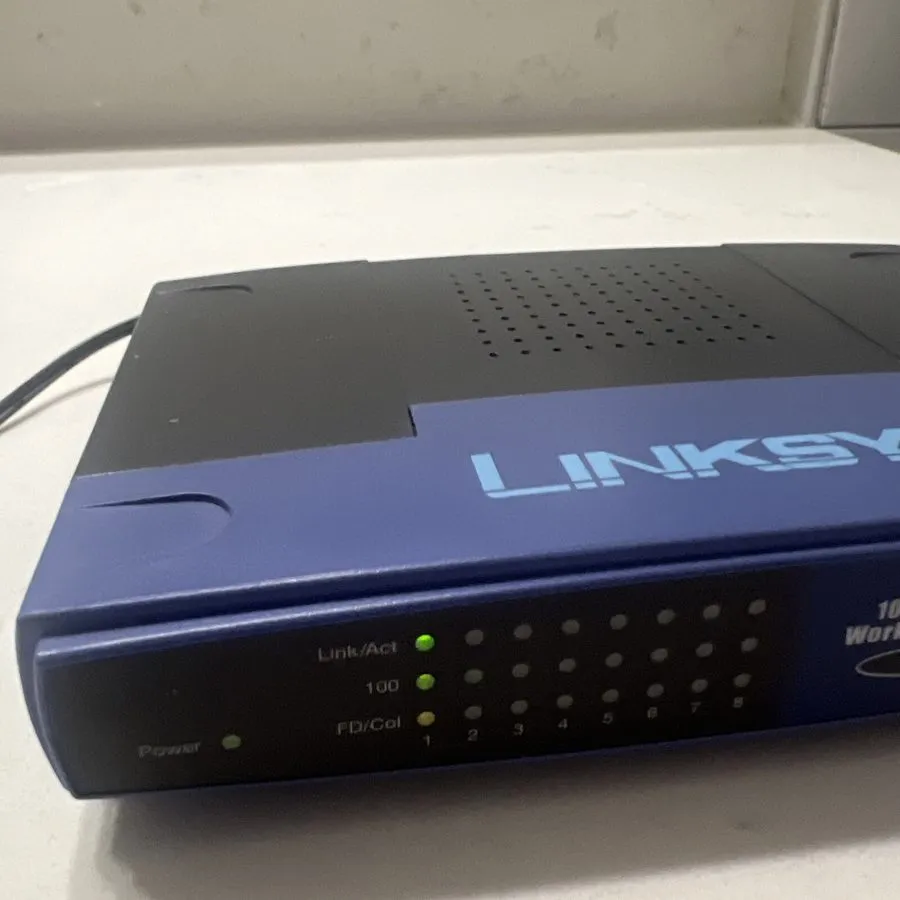 Коммутатор Linksys EtherFast 10/100 8-Port Workgroup Switch Model EZXS88W