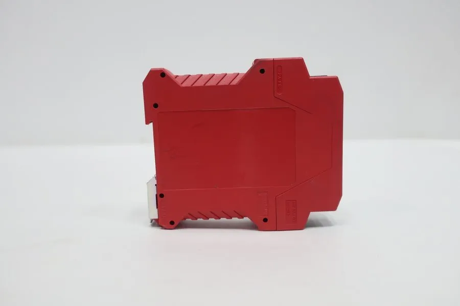 Реле безопасности Allen-Bradley MSR127RP / 440R-N23135 Guardmaster Safety Relay