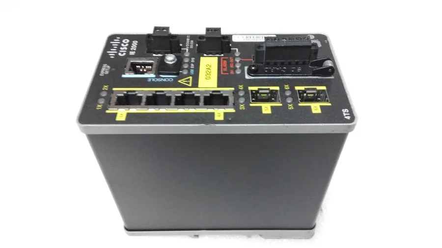 Коммутатор CISCO IE2000-4TS-BV01
