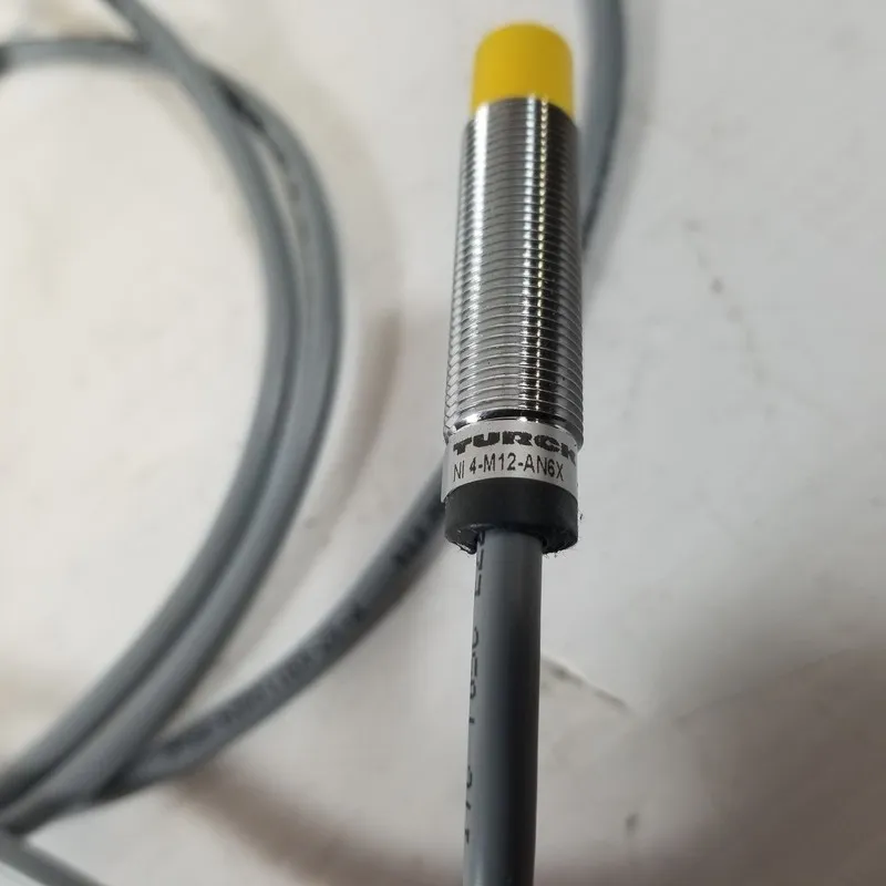Датчик приближения TURCK Proximity switch sensor NI4-M12-AN6X
