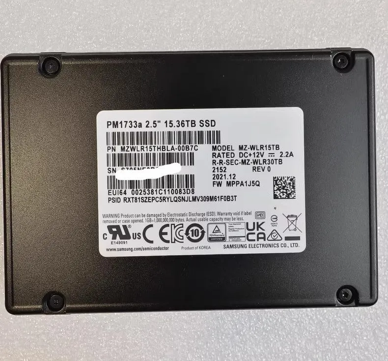 SSD-накопитель SAMSUNG PM1733a 15.36TB U.2 PCIE 3.0 SSD 2.5" MZ-WLR15TC MZWLR15T — фото лота 1