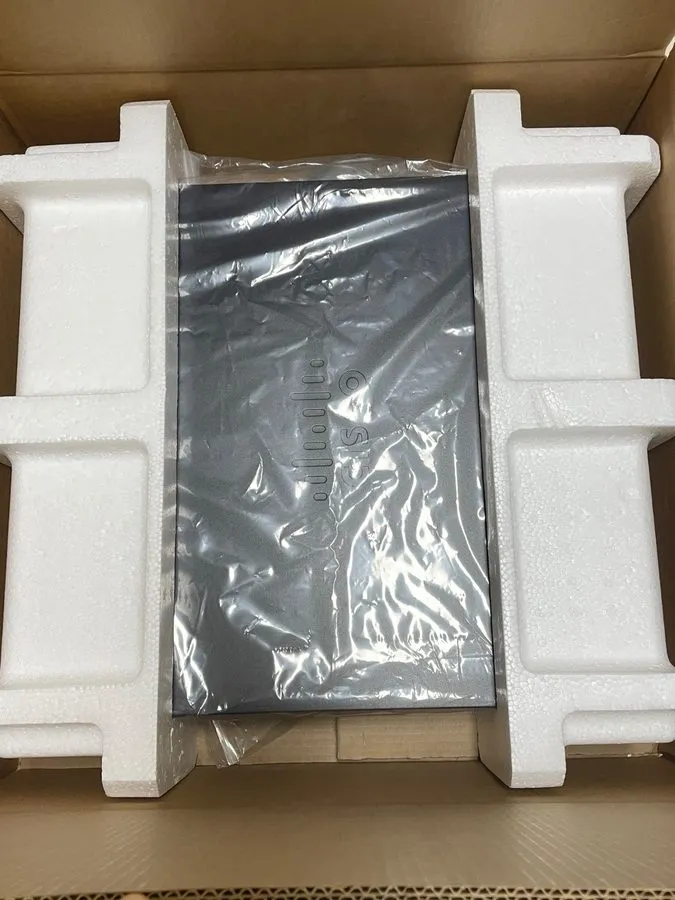 Маршрутизатор Genuine Cisco ISR4331-V/K9 Router (3 WAN-LAN ports / 2 SFP ports)