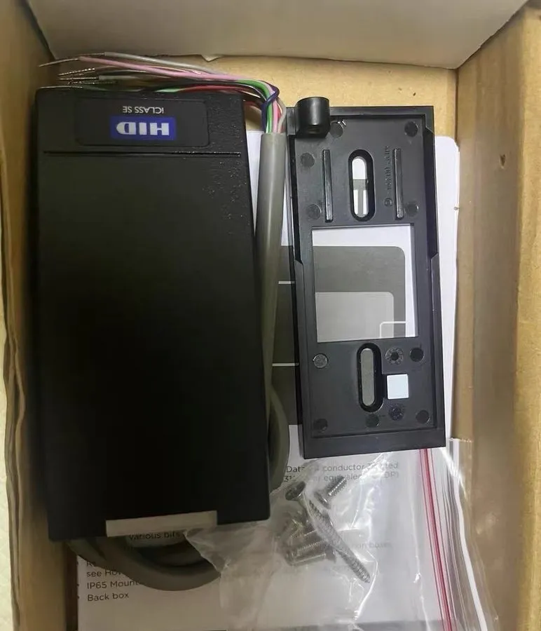 Оборудование видеонаблюдения HID 900NTNNEK00000 iCLASS SE R10 Mini Mullion er