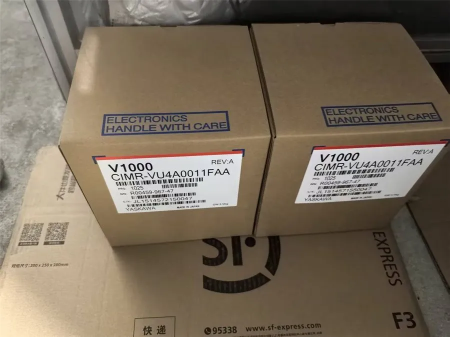 Частотный преобразователь CIMR-VC4A0011BAA Yaskawa V1000 INVERTER 3.7KW — фото лота 1