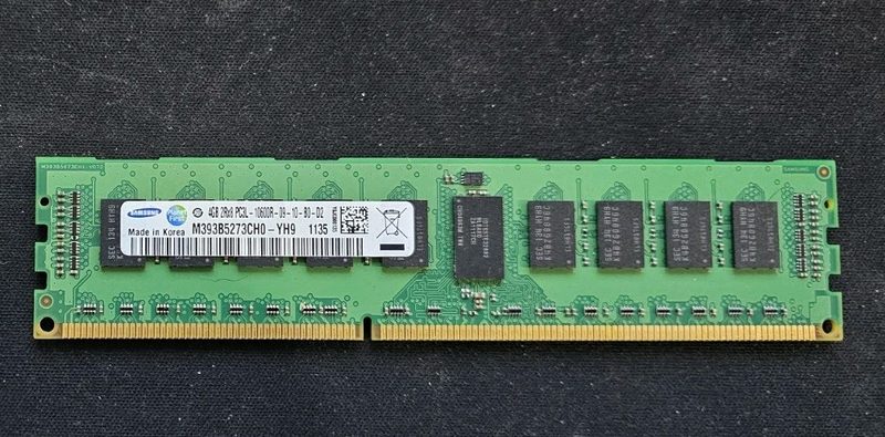 Модуль памяти Samsung 4GB RAM DDR3-1333 2Rx8 PC3L-10600R ECC REGISTERED M393B527 — фото лота 1
